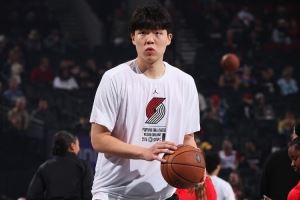 体能更好了?杨瀚森:跟着球队按部就班练 教练会部署什么时候上